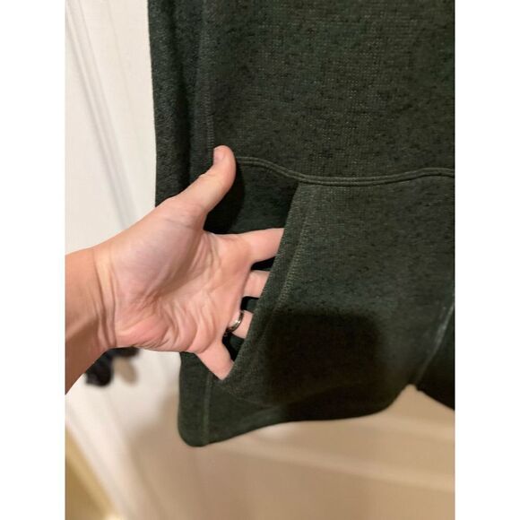 G.H. Bass & Co dark Green Light weight sweater vest size Large with pockets - Picture 2 of 7